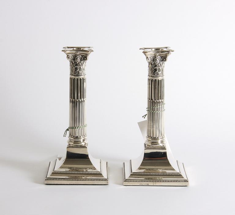 LJUSSTAKAR, ett par, silver, England Sheffield 1918.