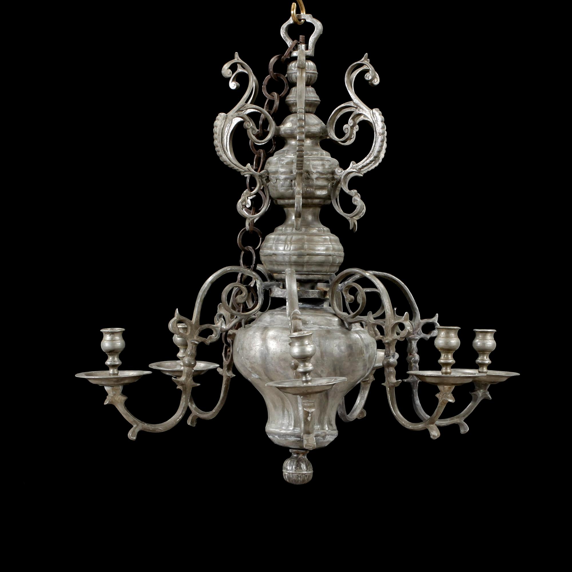 LJUSKRONA, barock, 1700-tal. H 63 cm.