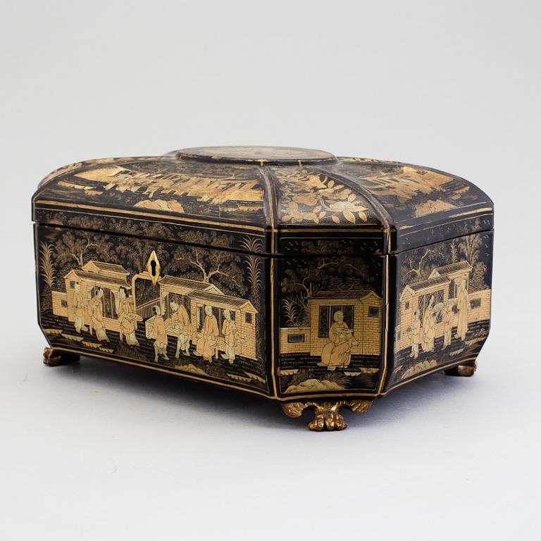 A CHINESE BLACK LACQUER BOX, 19th century.