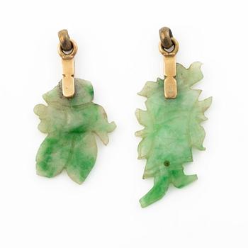 Pendants, 2 pcs, 18K gold and gilt metal with jadeite.