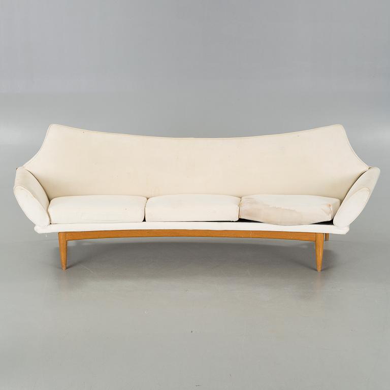 JOHANNES ANDERSEN, soffa, Trensum, 1900-talets andra hälft.