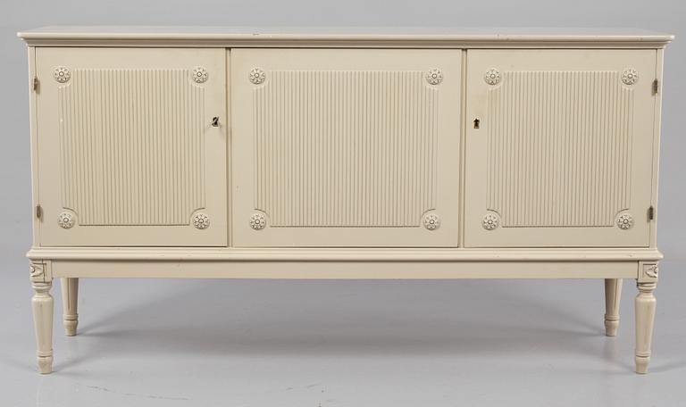 SIDEBOARD, gustaviansk stil, Ferdinand Lundqvist, omkring 1900-talets mitt.