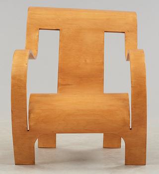 A Gerald Summers laminated birch easy chair, Makers of Simple Furniture, England ca 1935-40.