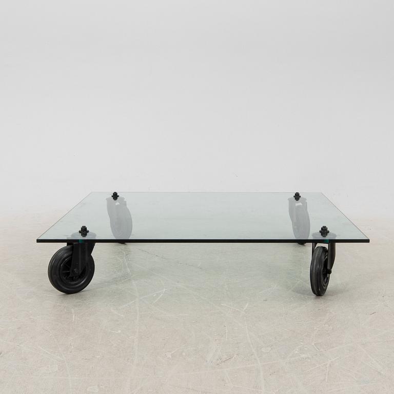 Gae Aulenti, soffbord "Tavolo con Ruote" Fontana Arte  Italien.