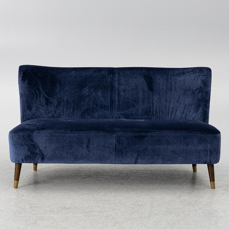 Soffa, samtida.