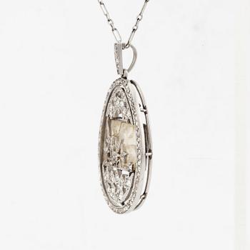Fabergé hänge med kedja, design Alma Pihl.