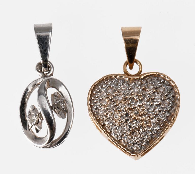 HÄNGEN, 2 st, 18 k guld och vitguld med diamanter. Vikt tot 2 gr.