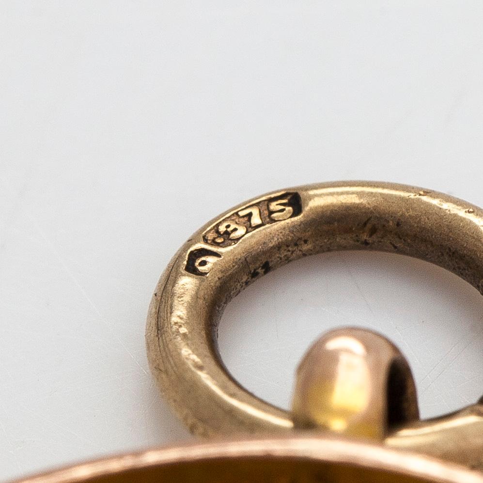 Hänge, 9K guld och emalj, fotbollsmotiv. Birmingham, England, 1927.