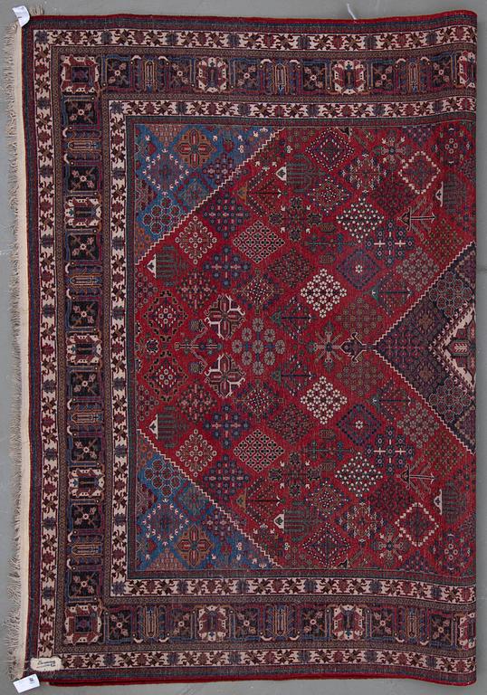 MATTA, Bachtiari, old. Ca 325x237 cm.