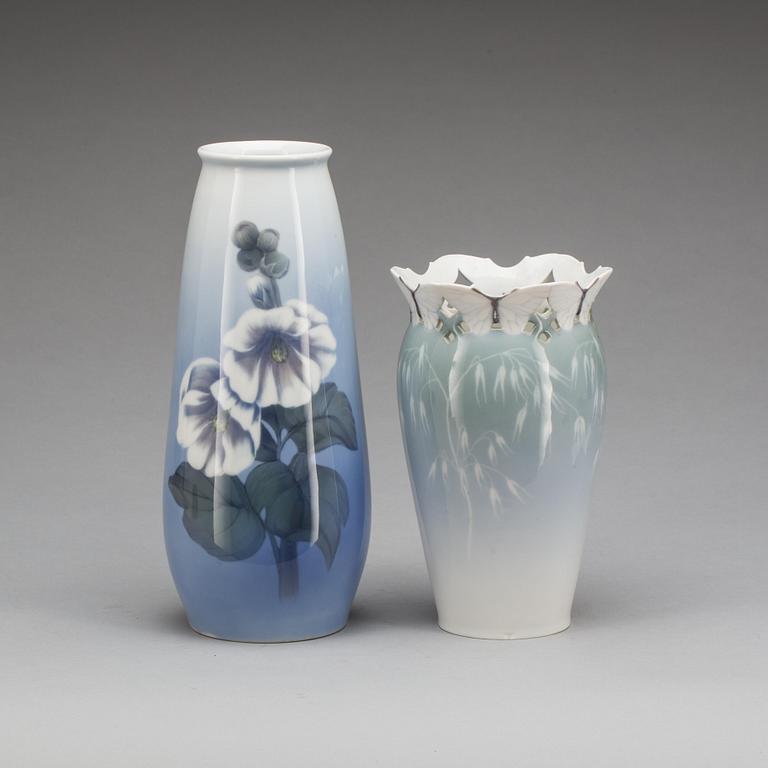 VASER, 2 st, porslin, Royal Copenhagen.
