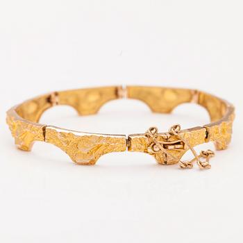 BJÖRN WECKSTRÖM, A 14K gold bracelet "Golden bridge", Lapponia 1981.