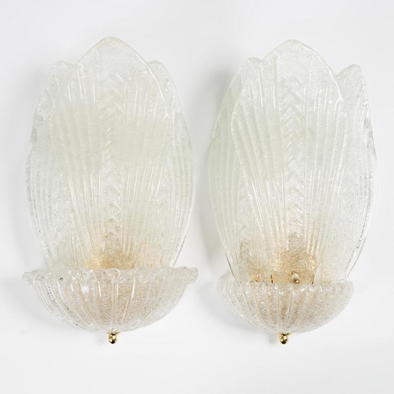 A pair of contemporary wall lamps, Italy.
