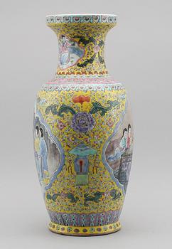 URNA, porslin, Kina, 1900-tal.