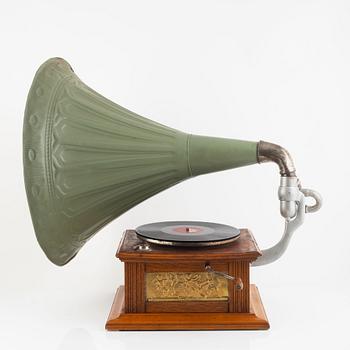 A gramophone, early 20th century.