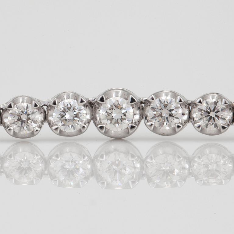 COLLIER med briljantslipade diamanter totalt ca 7,04ct enl gravyr.