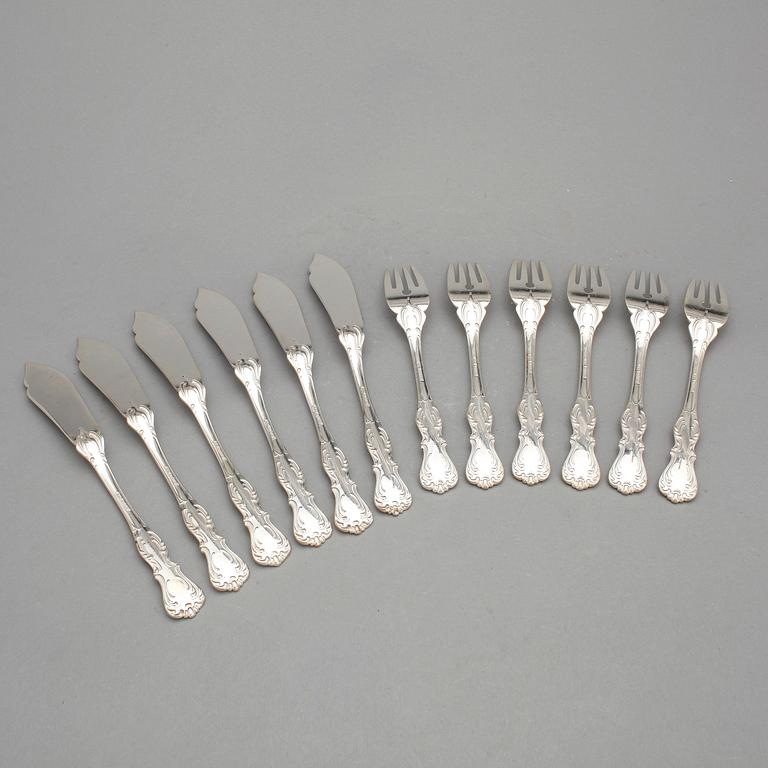 FISKBESTICK, 6+6 st, silver, C.G. Hallberg, Stockholm, 1951/52. Vikt ca 730 gram.