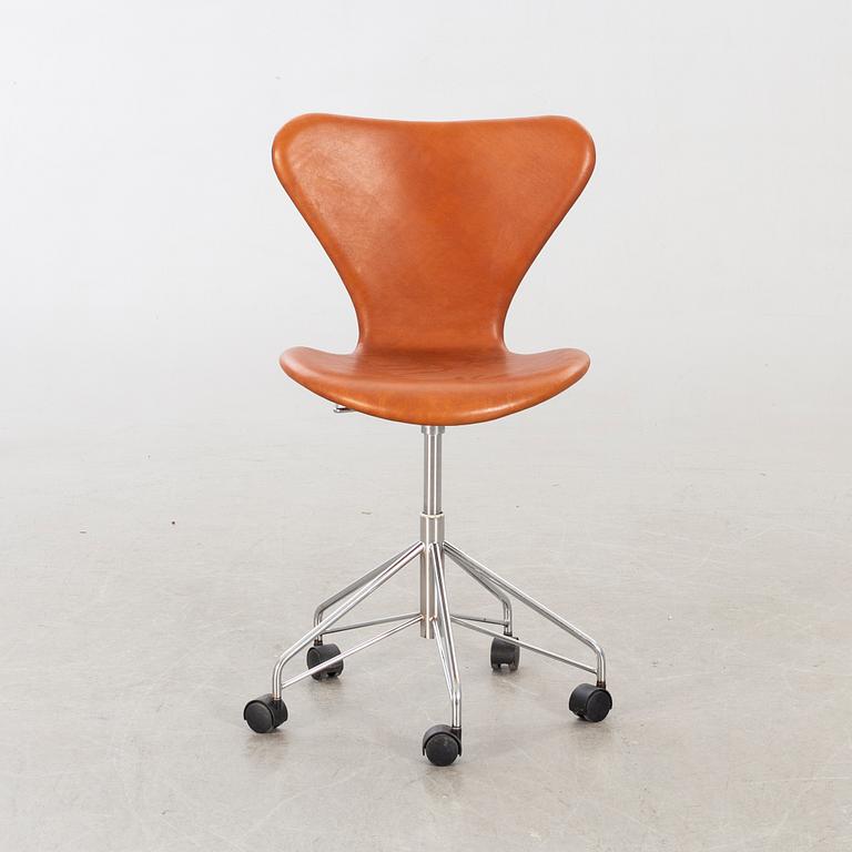 ARNE JACOBSEN,