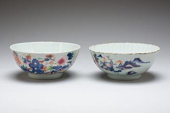 SKÅLAR, 2 st. Porslin, Kina. Qianlong 1736-95.