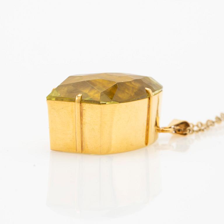 Pendant with citrine, 22k gold.