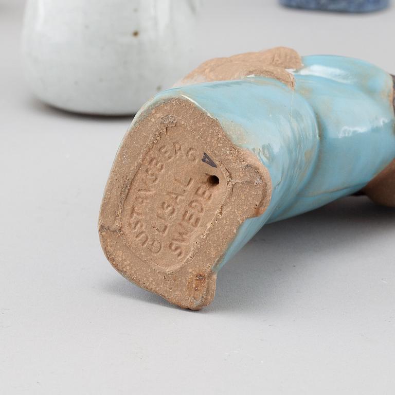 LISA LARSON, figuriner, stengods, 8 st, "All världens barn", Gustavsberg.