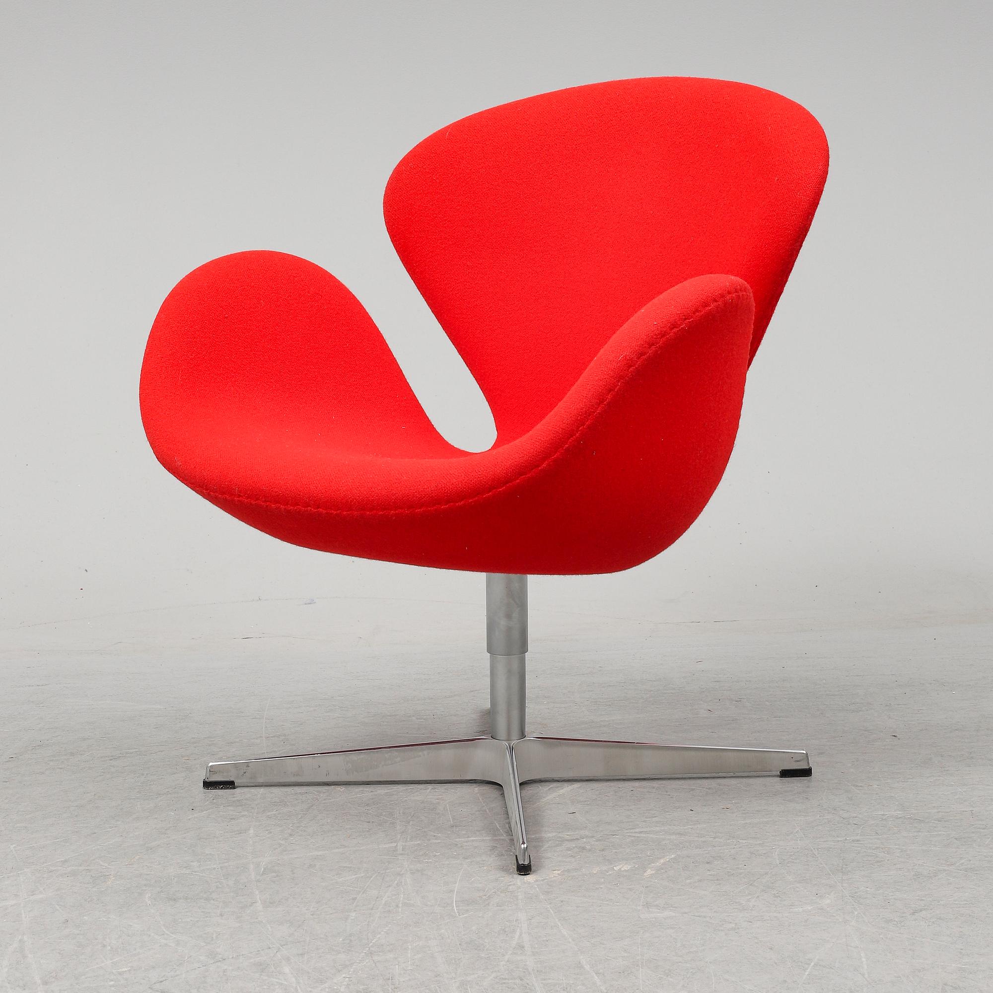 ARNE JACOBSEN, a 'Swan' lounge chair from Fritz Hansen.