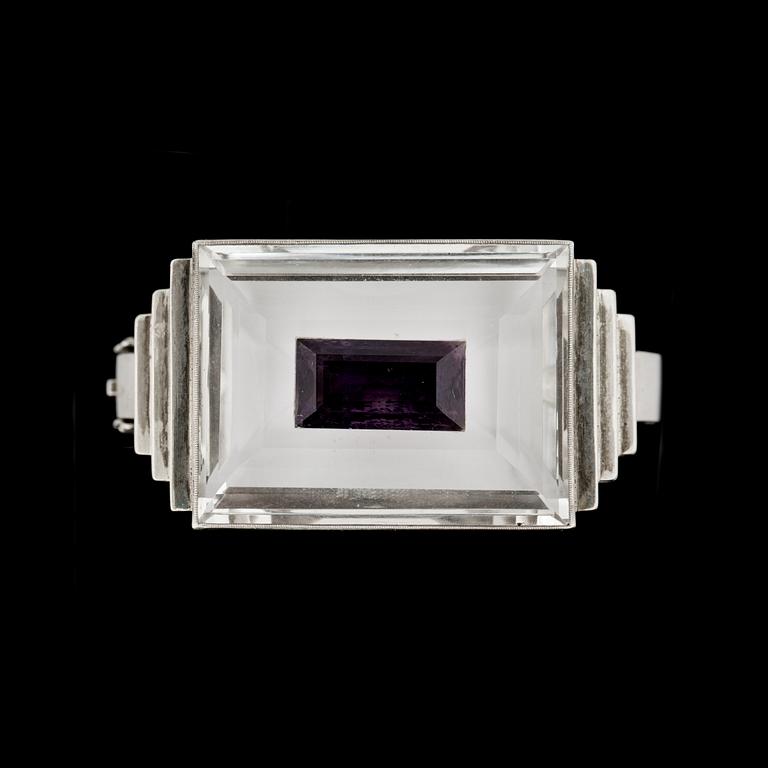 ARMRING, silver. Fasettslipad bergkristall samt ametist. Vikt ca 78 gram.
