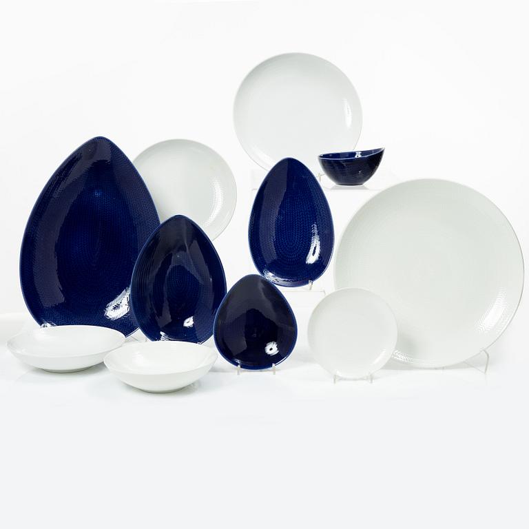 Hertha Bengtson, Service pieces, 20 pcs, “Blå eld”, Rörstrand.