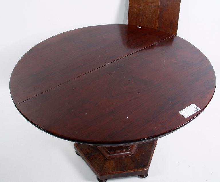 MATBORD. Karl Johan, 1800-talets första hälft.