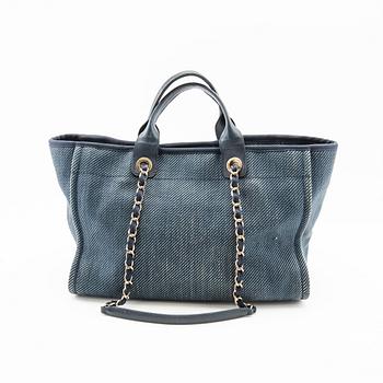 Chanel, väska, "Deauville", 2020.