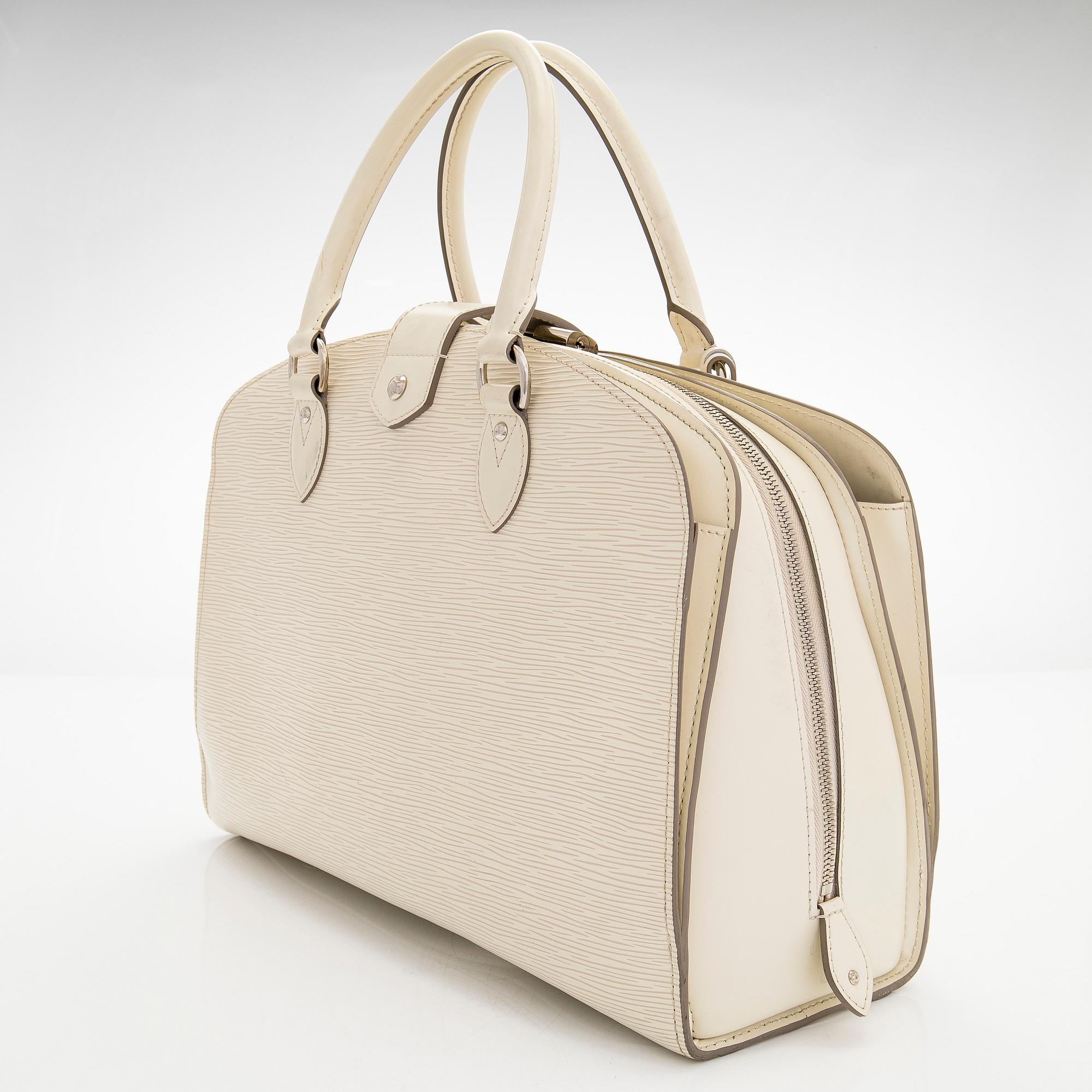 Louis Vuitton, an Epi leather 'Pont Neuf NM' bag.