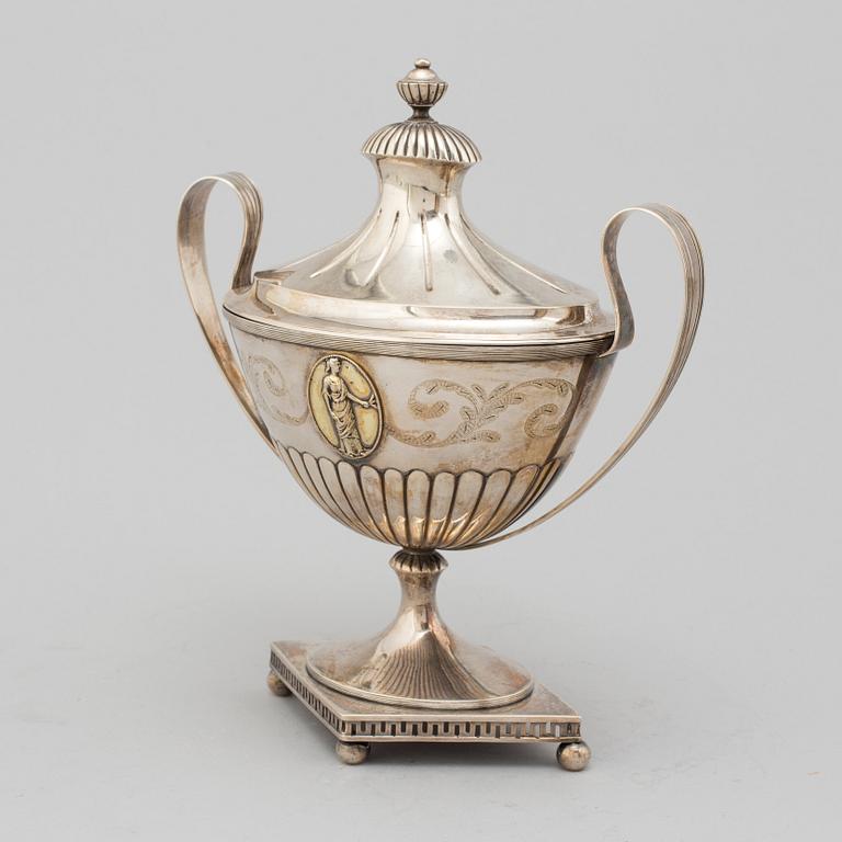 A silver sugar bowl by Johan Bergman Luleå, 1811.