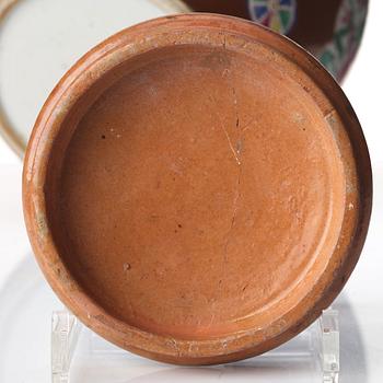 A famille rose and cappuciner brown jar, Qingdynasty, Qianlong (1736-95).