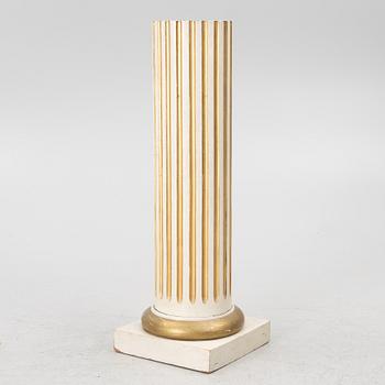 A pedestal, early 20th Century.