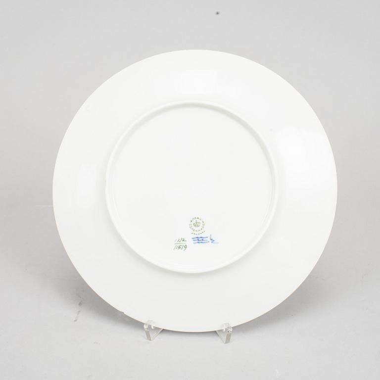 A Royal Copenhagen porcelain service "Blå vifte" by Arnold Krog, 28 pcs, Denmark.
