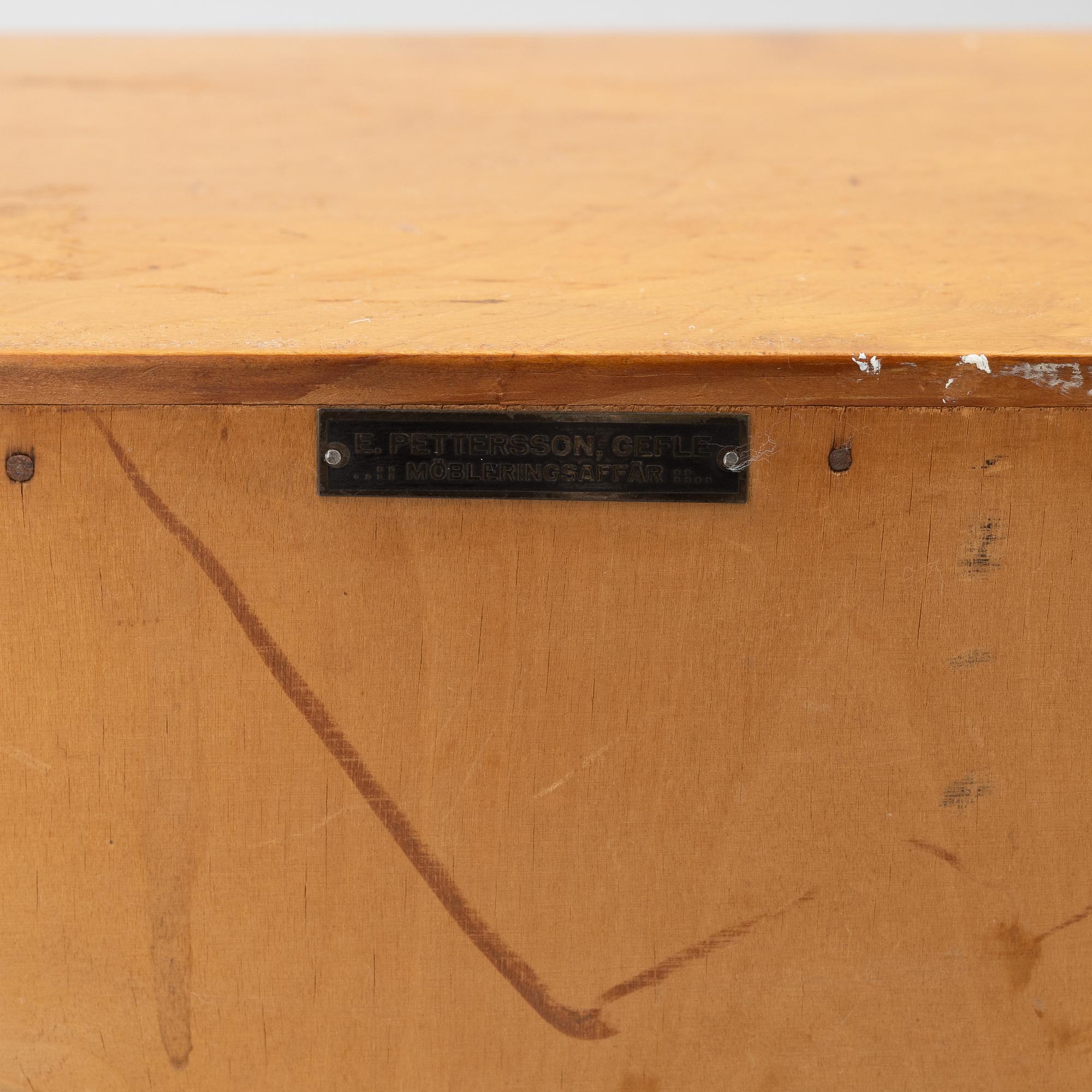 Bookcase / sideboard, first half of the 20th century.