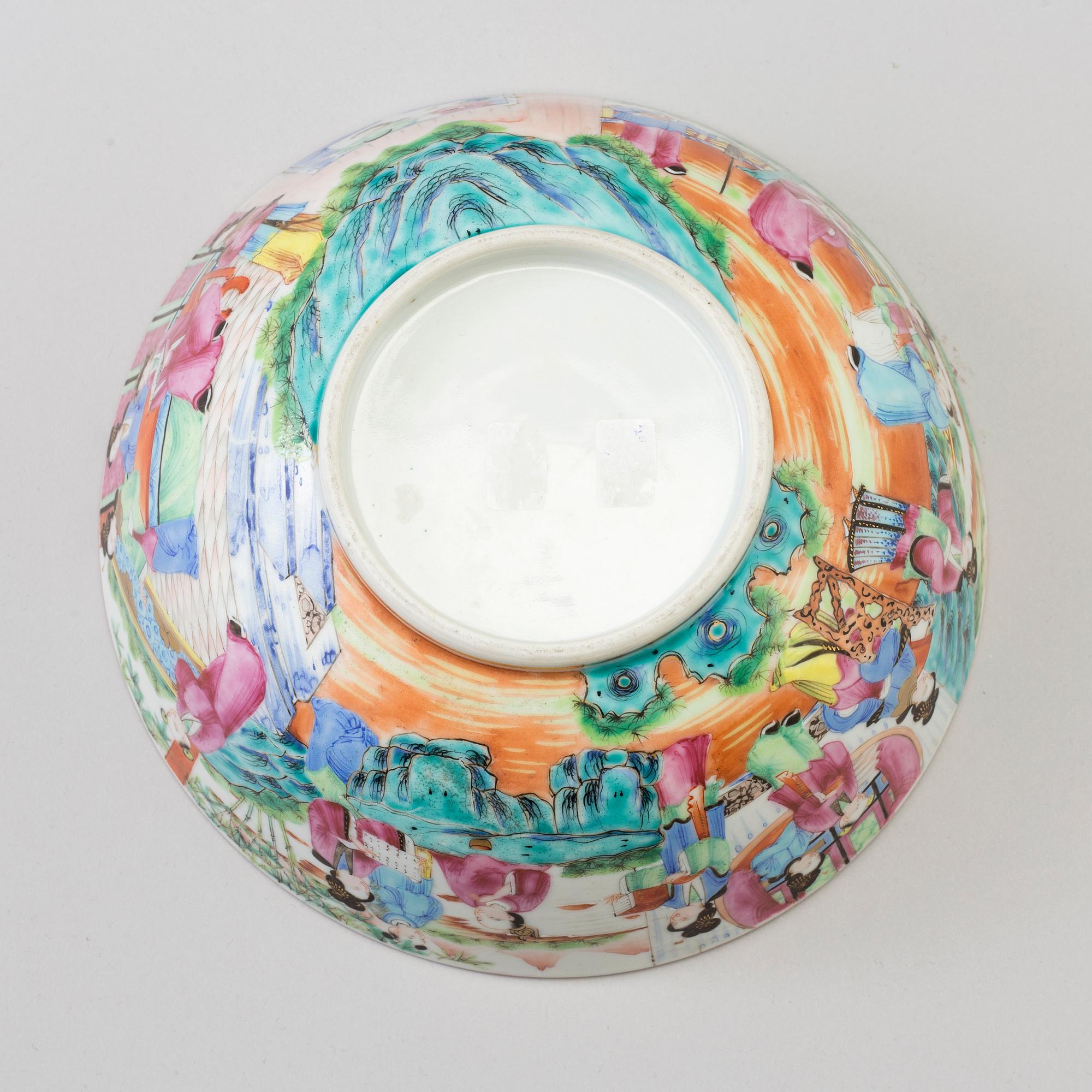 SKÅL, porslin. Kanton, Qingdynastin, 1800-tal.