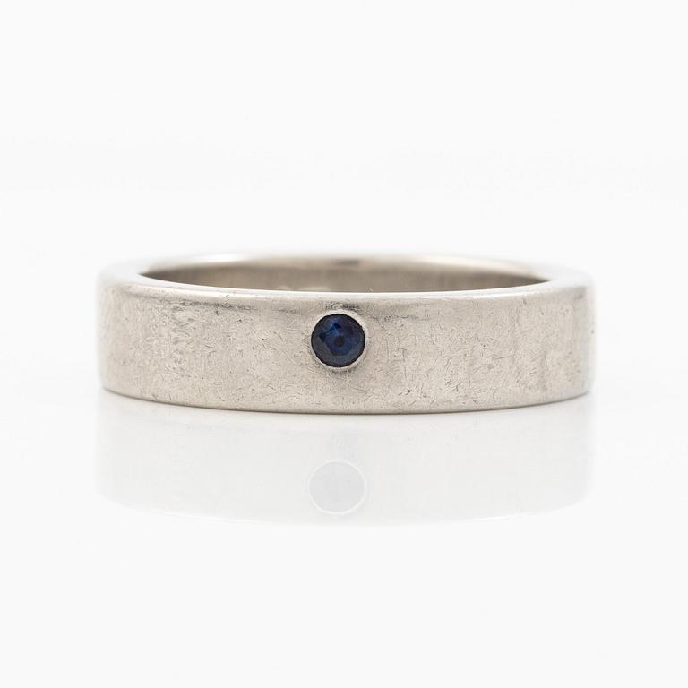 Ring, Strömdahls, platinum with two faceted sapphires.