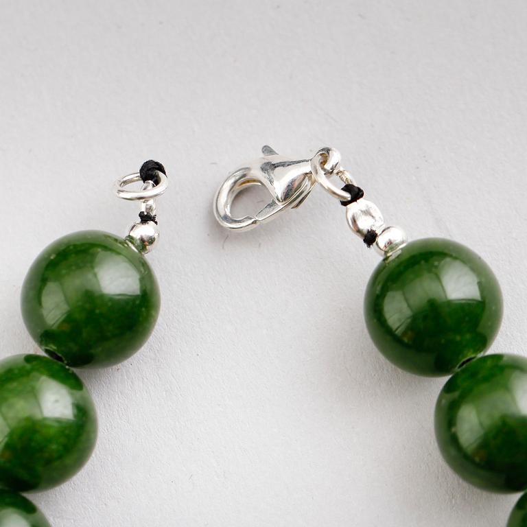 COLLIER, nefrit/grön sten.