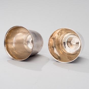 TWO FRENCH SILVER CUPS, ca 1800, weight 134 g.