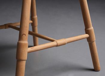 HANS J WEGNER, två Windsor-stolar, Fritz Hansen, Danmark, 1940-50-tal.