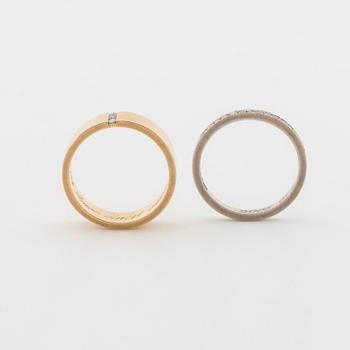 RINGAR, 2st, med briljantslipade diamanter ca 0.21 ct. Engelbert, Stockholm, 2006.