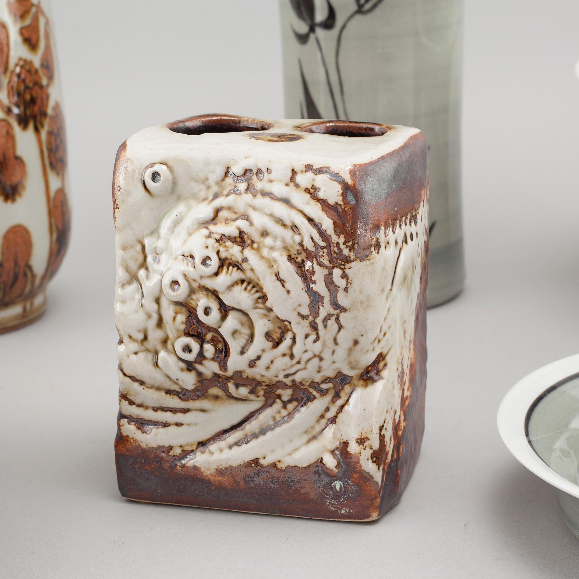 Eight pieces of stoneware, partly by Carl-Harry Stålhane, second half of the 20th century.