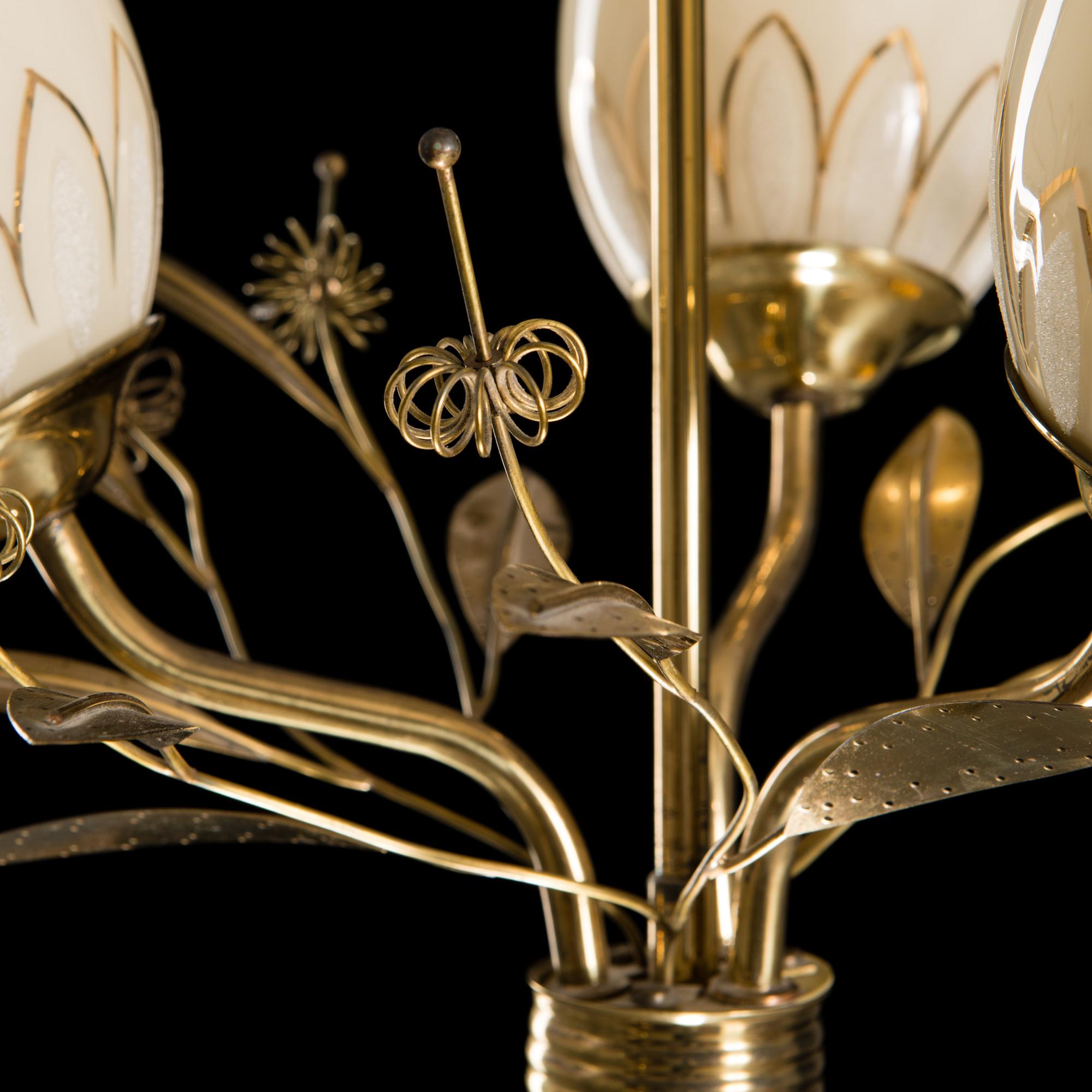 A ceiling light manufactured by Itsu.