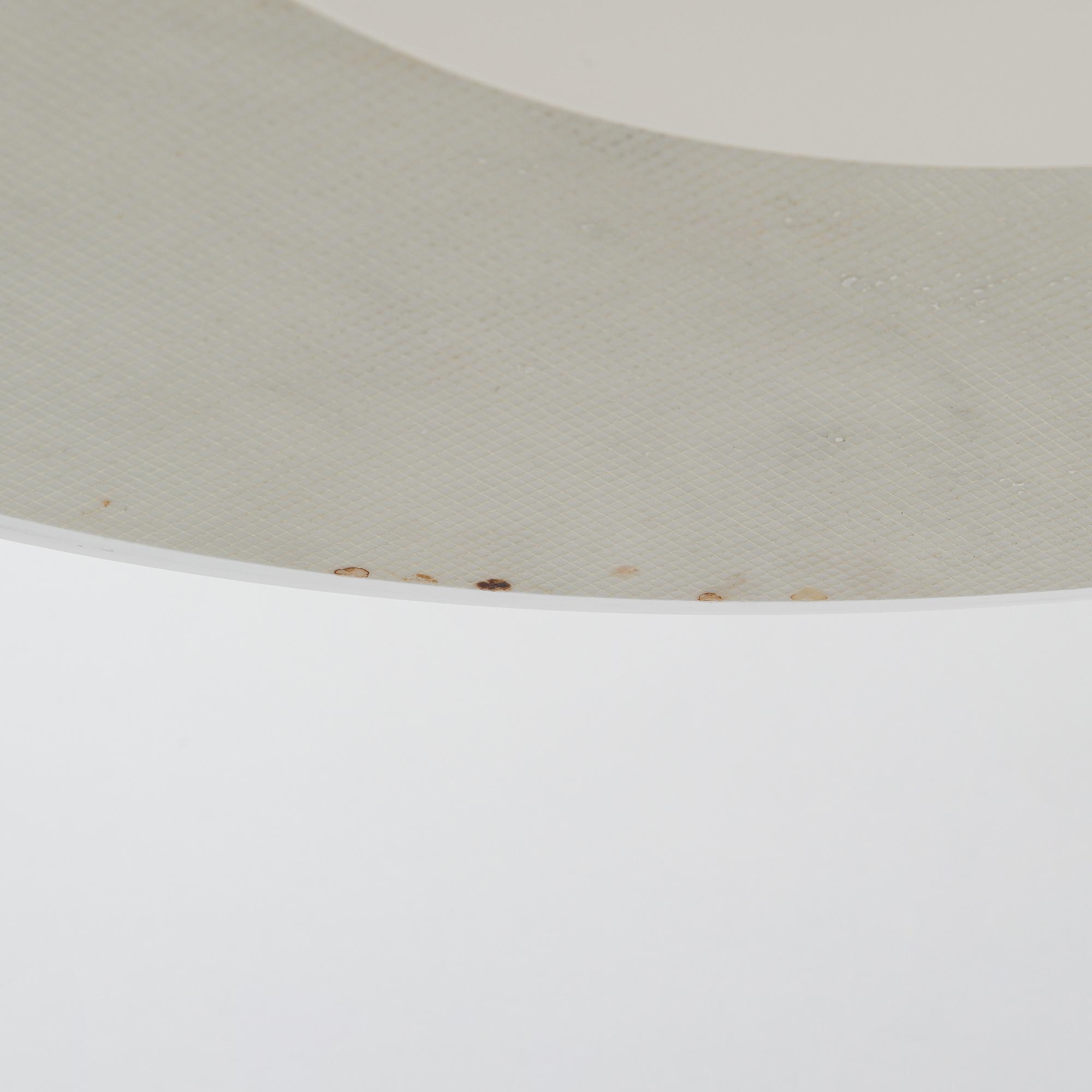 Eero Saarinen, A dining table 'Tulip' Knoll International.