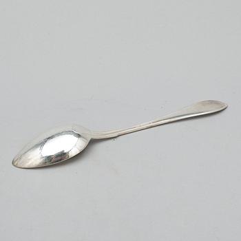 BORDSSKEDAR, 12 st, silver, C. G. Hallberg, Stockholm 1930. Total vikt ca 468 gram.