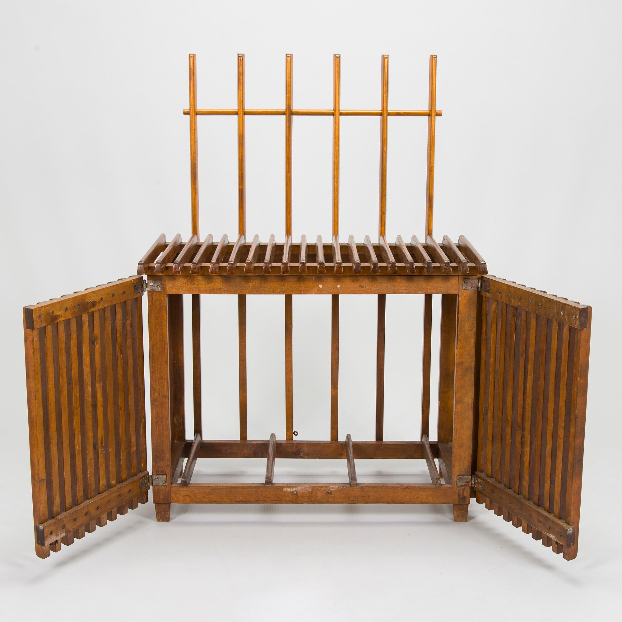 Bagagebänk, Erkki Huttunens ritkontor. Hotel Vaakuna, 1947.