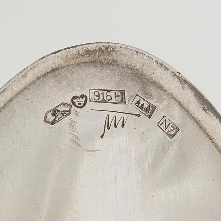 Tapio Wirkkala, hopeaa, TW114, leimattu TW, Hopeakeskus, Hämeenlinna 1966. Malli muotoiltu 1956.