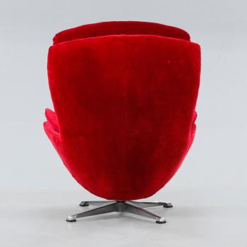 A swivel chair, made around 1970.