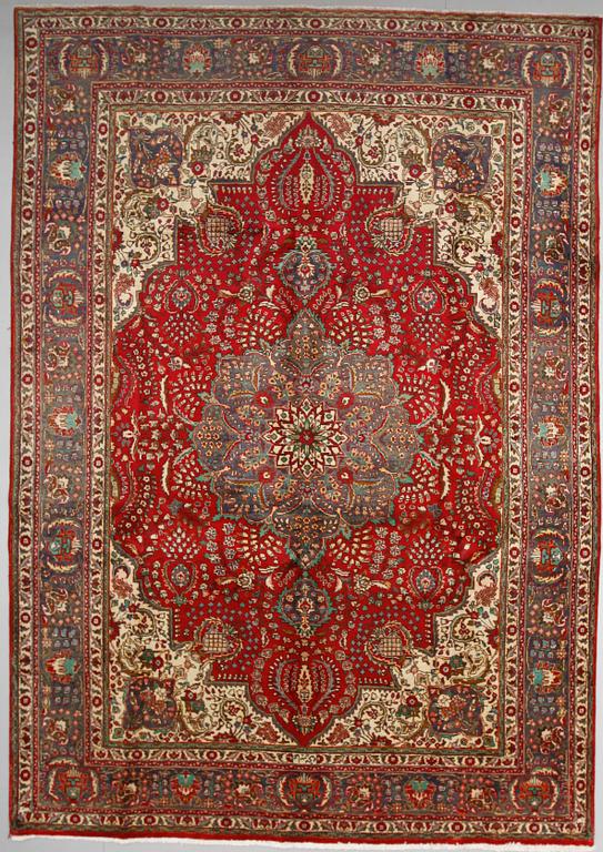 MATTA, Täbriz, ca 347 x 255 cm.