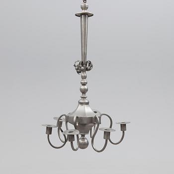 TAKLAMPA, tenn, 1900-talets första hälft. Höjd ca 62 cm.